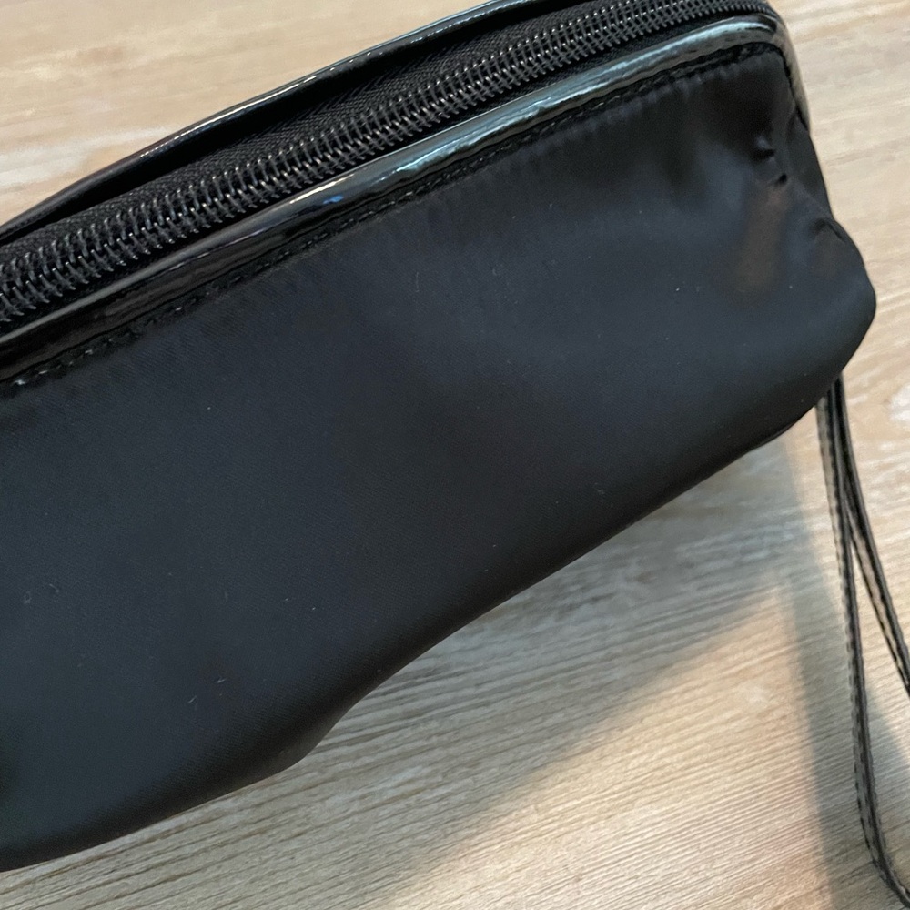 INVENTORY CLOSE OUT!! Assorted cosmetic & beauty bags - Picture 9 of 14